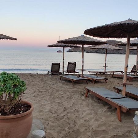 Tramonto Nel Delfini Apartment Kini Bagian luar foto