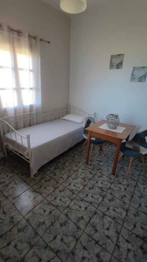 Tramonto Nel Delfini Apartment Kini Bagian luar foto
