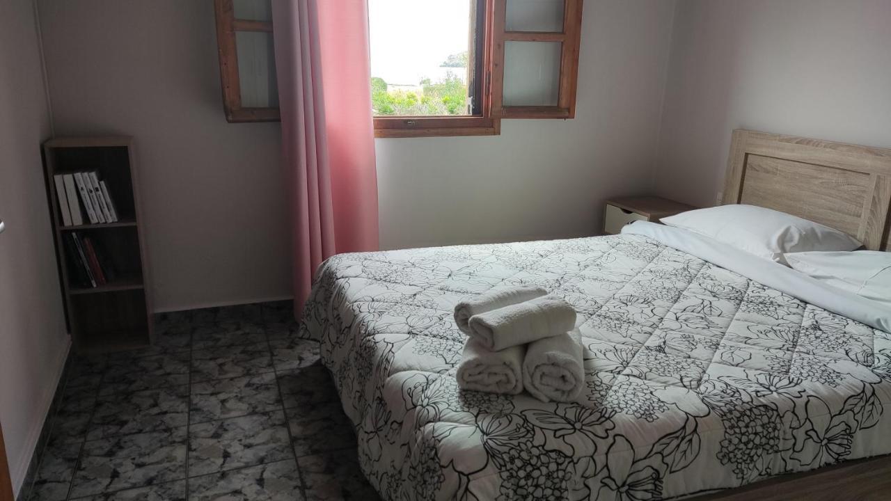 Tramonto Nel Delfini Apartment Kini Bagian luar foto