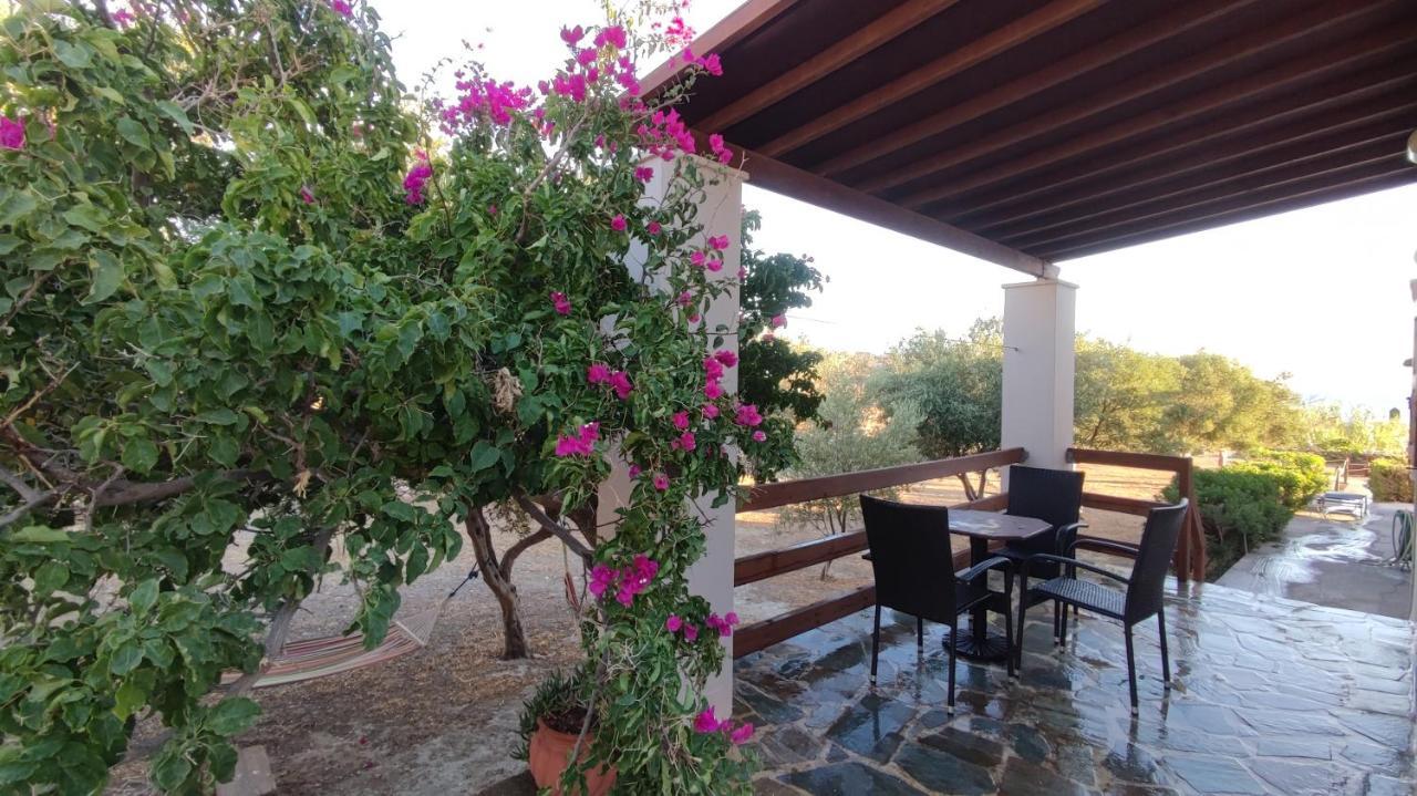 Tramonto Nel Delfini Apartment Kini Bagian luar foto