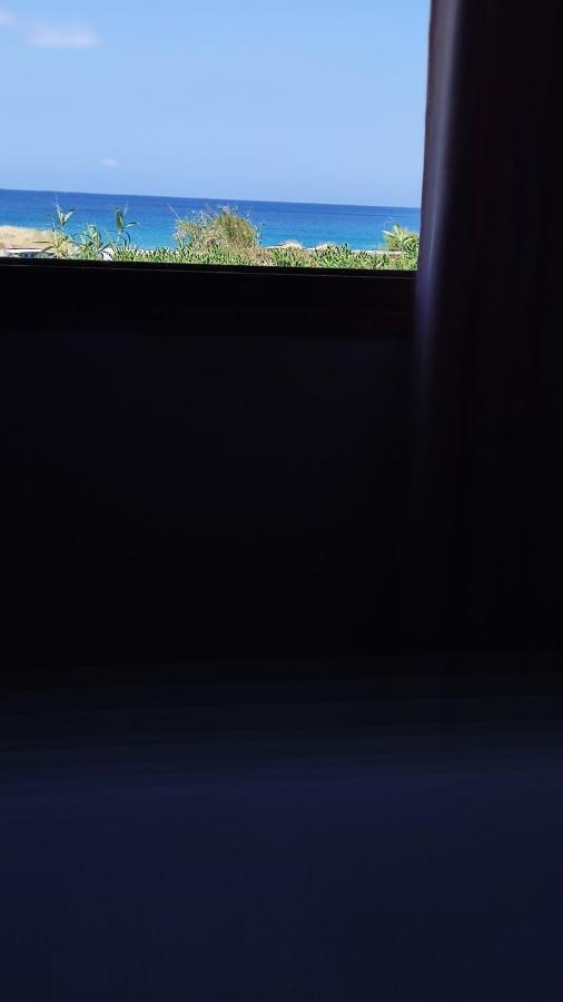 Tramonto Nel Delfini Apartment Kini Bagian luar foto