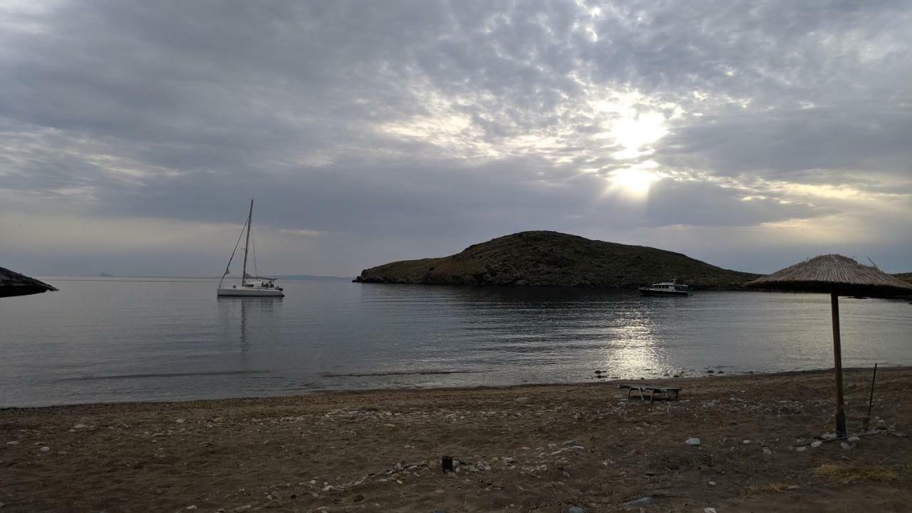 Tramonto Nel Delfini Apartment Kini Bagian luar foto